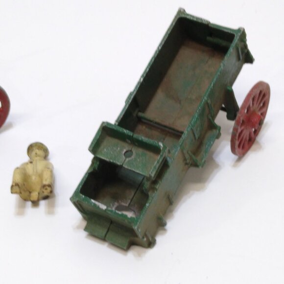Stanley Toy Co. Horse Drawn Farm Hay Work Cast Wagon w/Driver Toy Is Damaged - Picture 5 of 6